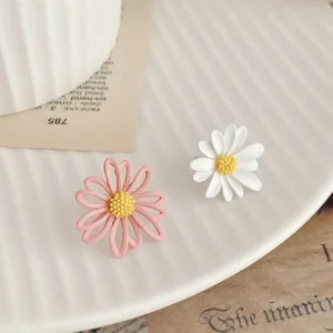 Cute Small Daisy Flower Stud Earrings
