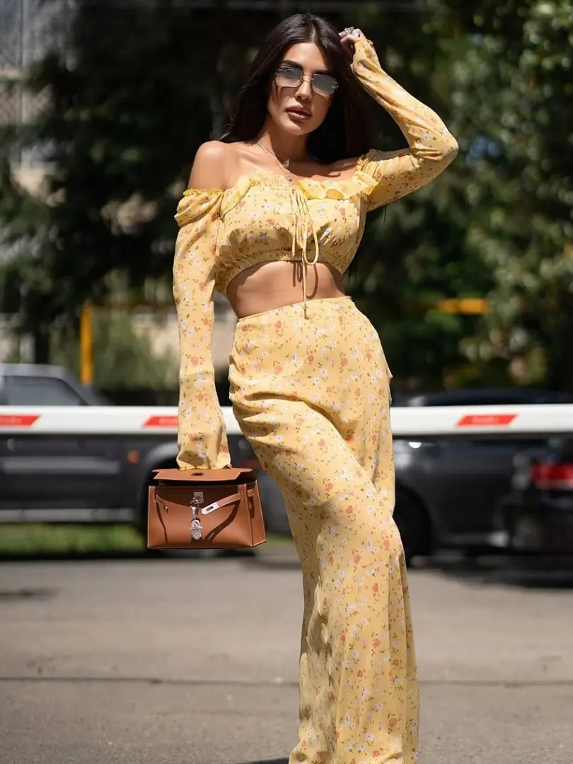Elegant Loose Print Long Sleeve Crop Top With High Waist Maxi Skirt Set - Image 4