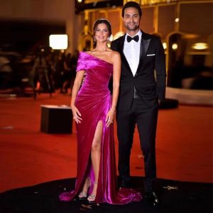 Elegant Starpless Short Train Side Slit Evening Dress
