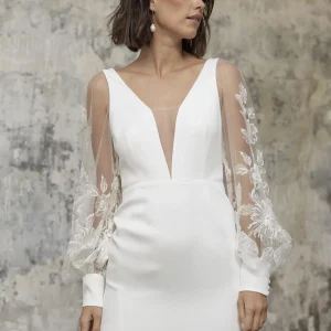 Lace V-Neck Long Sleeves Backless Sheath Cut-Outs Bridal Short Wedding Dresses