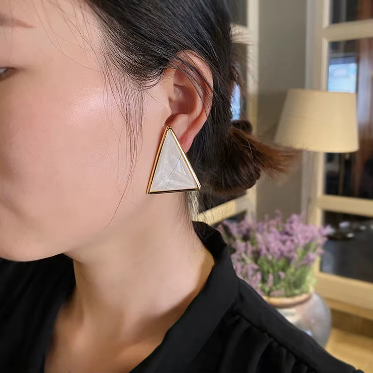 Retro Style Exaggerated Geometric Triangle Earrings