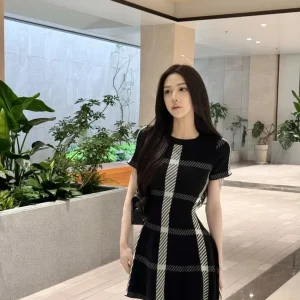 Vintage Cinching Classy Elegant Short Sleeve Round Neck Knitted Dress